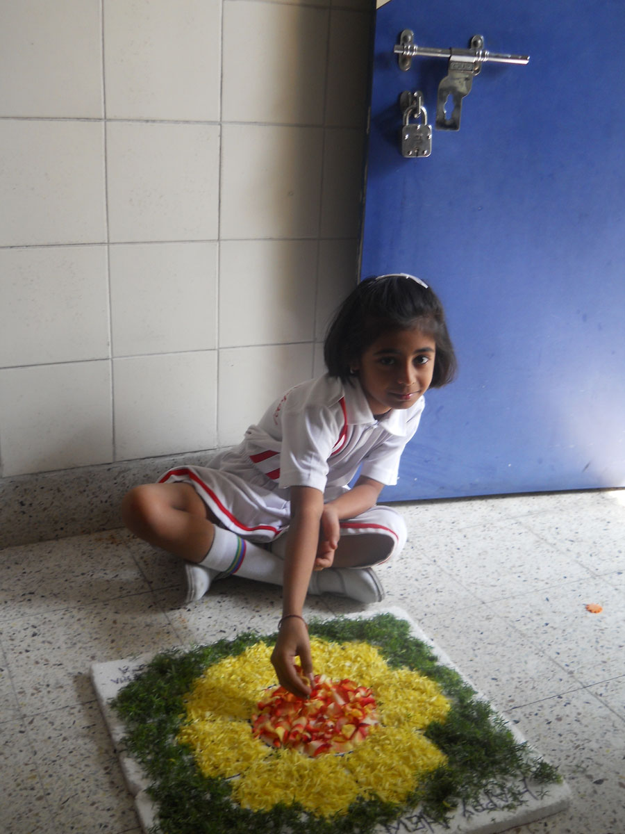 SUNFLOWER SCHOOL Flower Arrangement Vegetable Carving Competition