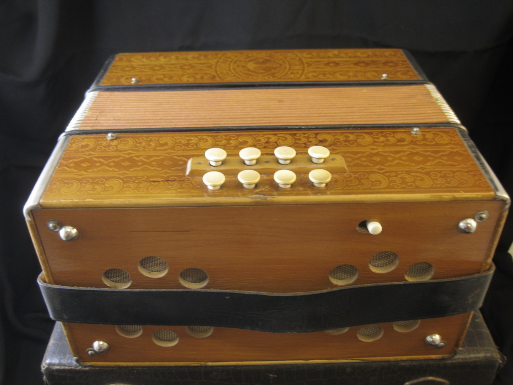 Antiques, Art, and Collectibles Antique Hohner Accordeon Accordion