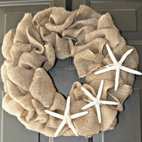 Christmas tree decoration with a maritime theme of shells and other ideas