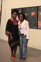 Adriana Alves e Claudia Alexandre no Museu Afro Brasil