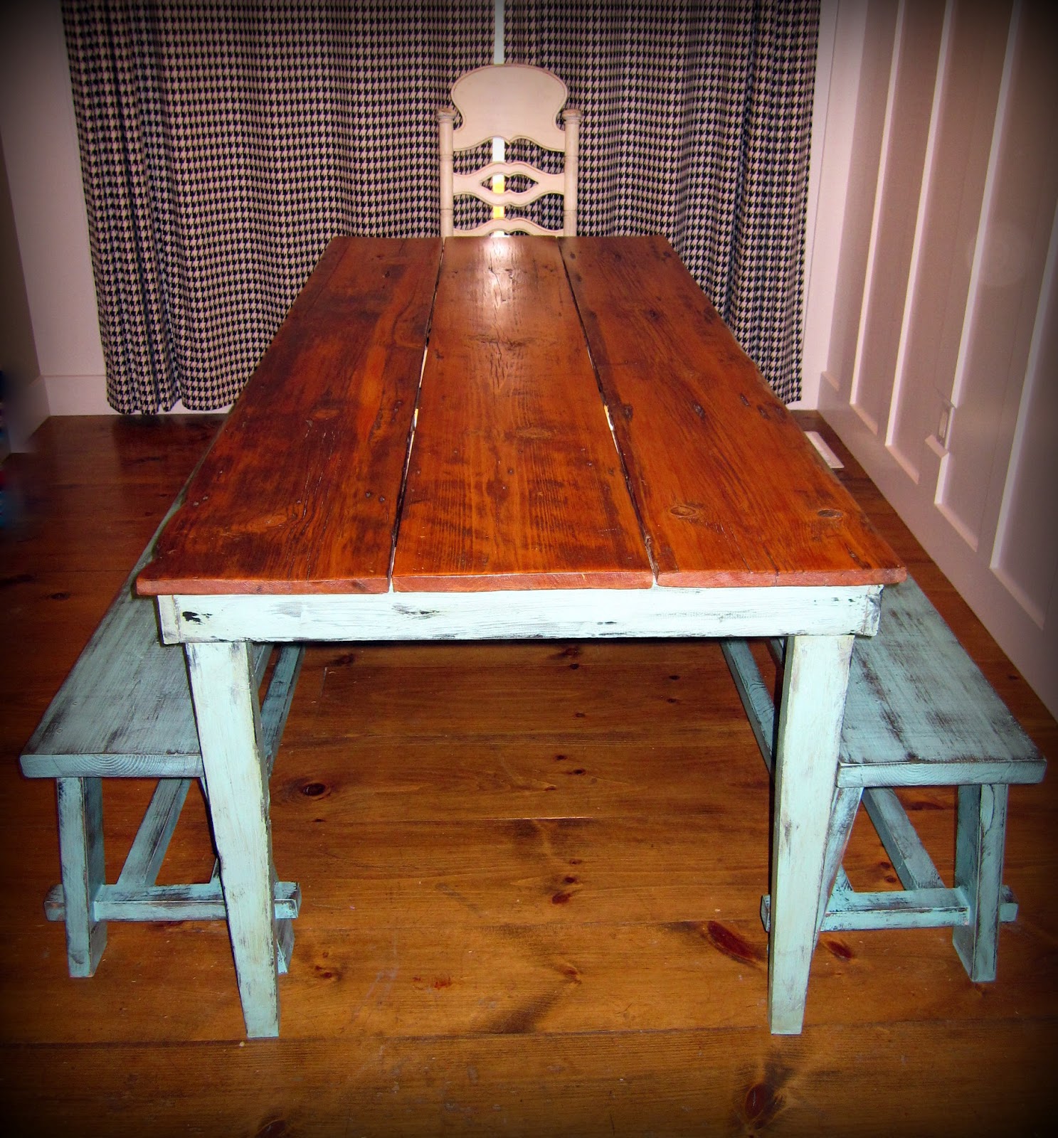 Креативные столики. Необычные столы из дерева. Креативная мебель. Необычные столы. Мебель из старых досок.