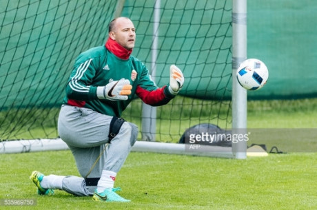 Bi an chiec quan 'xau xi' cua thu mon gia nhat EURO 2016 - Anh 8