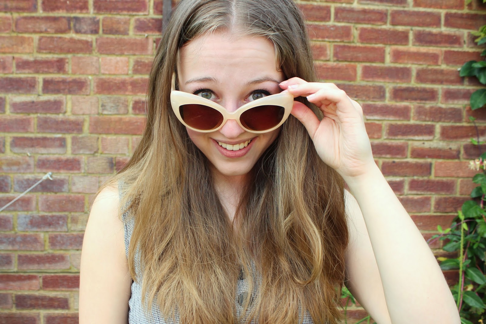 blogger-accessories- inspiration-fashion-sunglasses-punky-fish-cat-eye