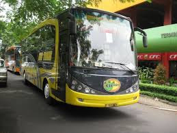  Sewa Bus Pariwisata PO. KSR Trans Surabaya
