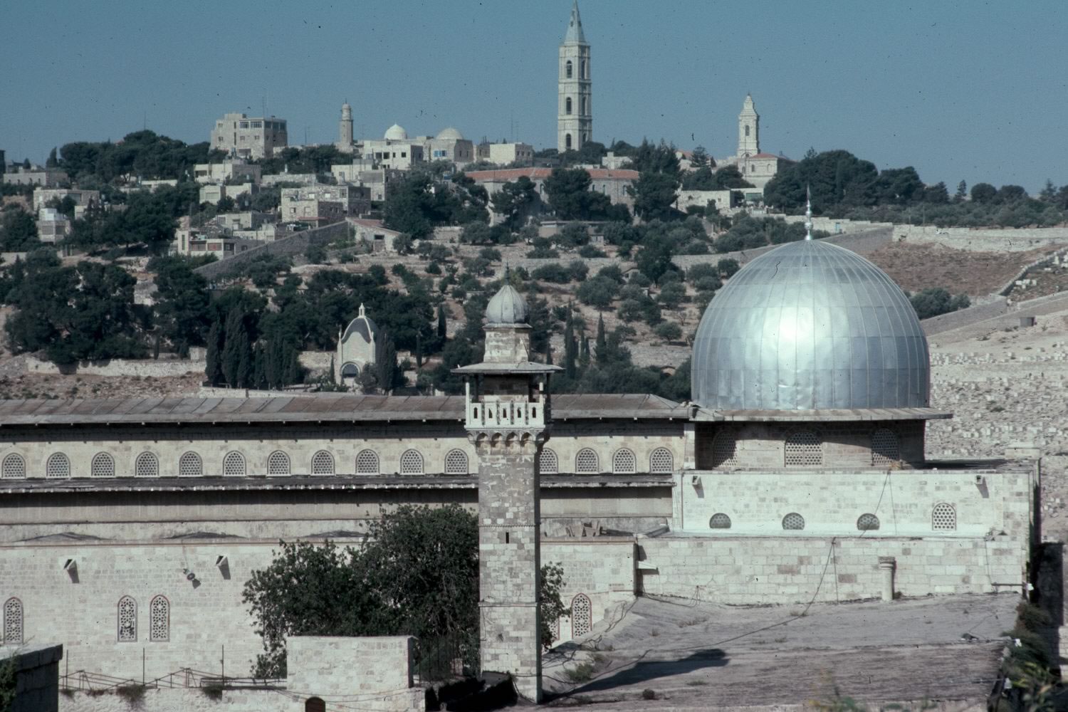 Welcome to the Islamic Holly Places: Masjid-e-Aqsa Palestine