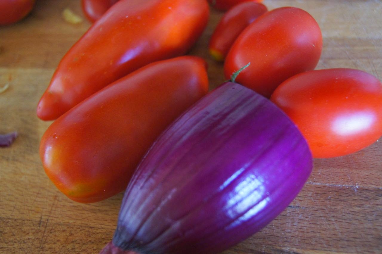 RaW Umbra Red onions