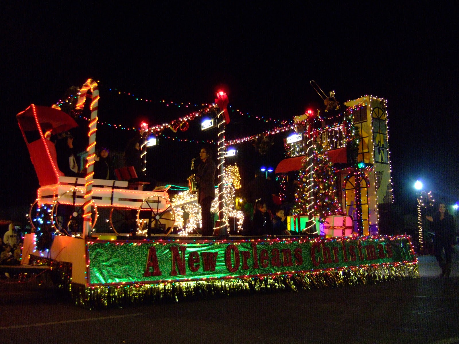 Brenda's Adventures Mid Valley Christmas Parade