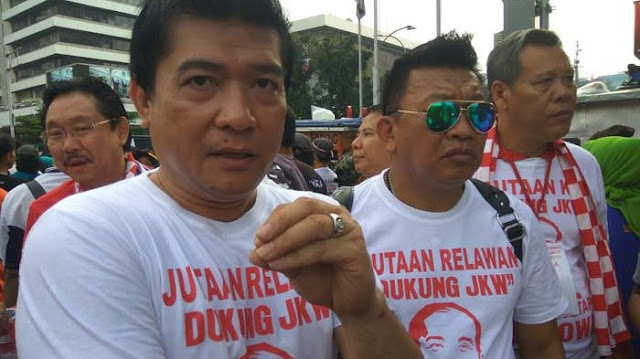 Relawan Jokowi yang Larang Politisasi Masjid Itu Beragama Katholik