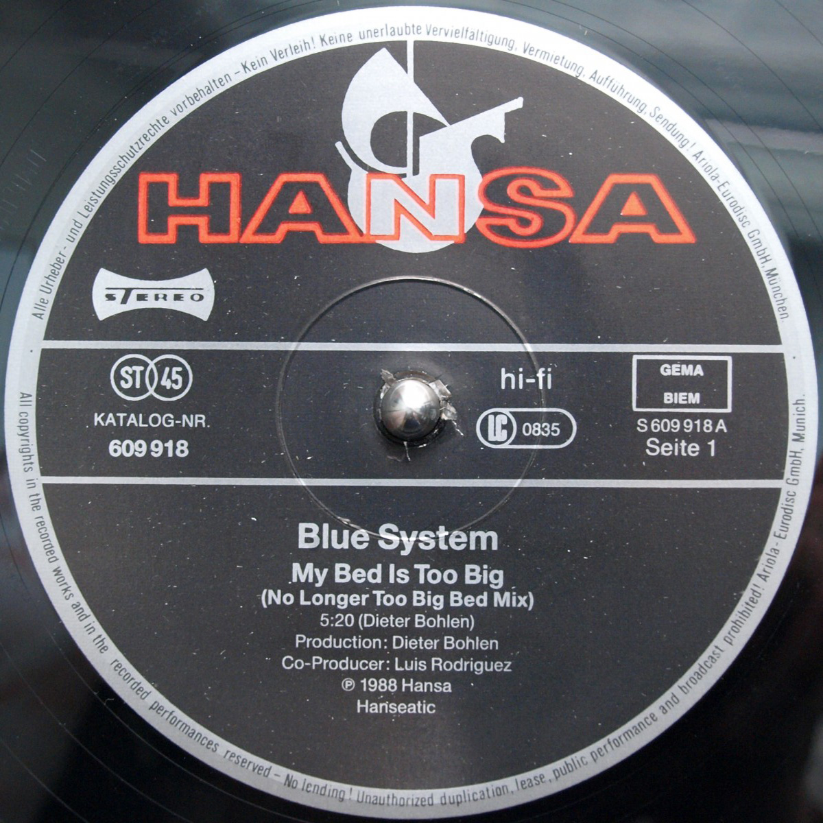 Blue system my bed is too big single 1988. Blue system my bed is too big обложка. My bed is too big. Blue system my bed is too big обложка. Синтезатор modern talking.