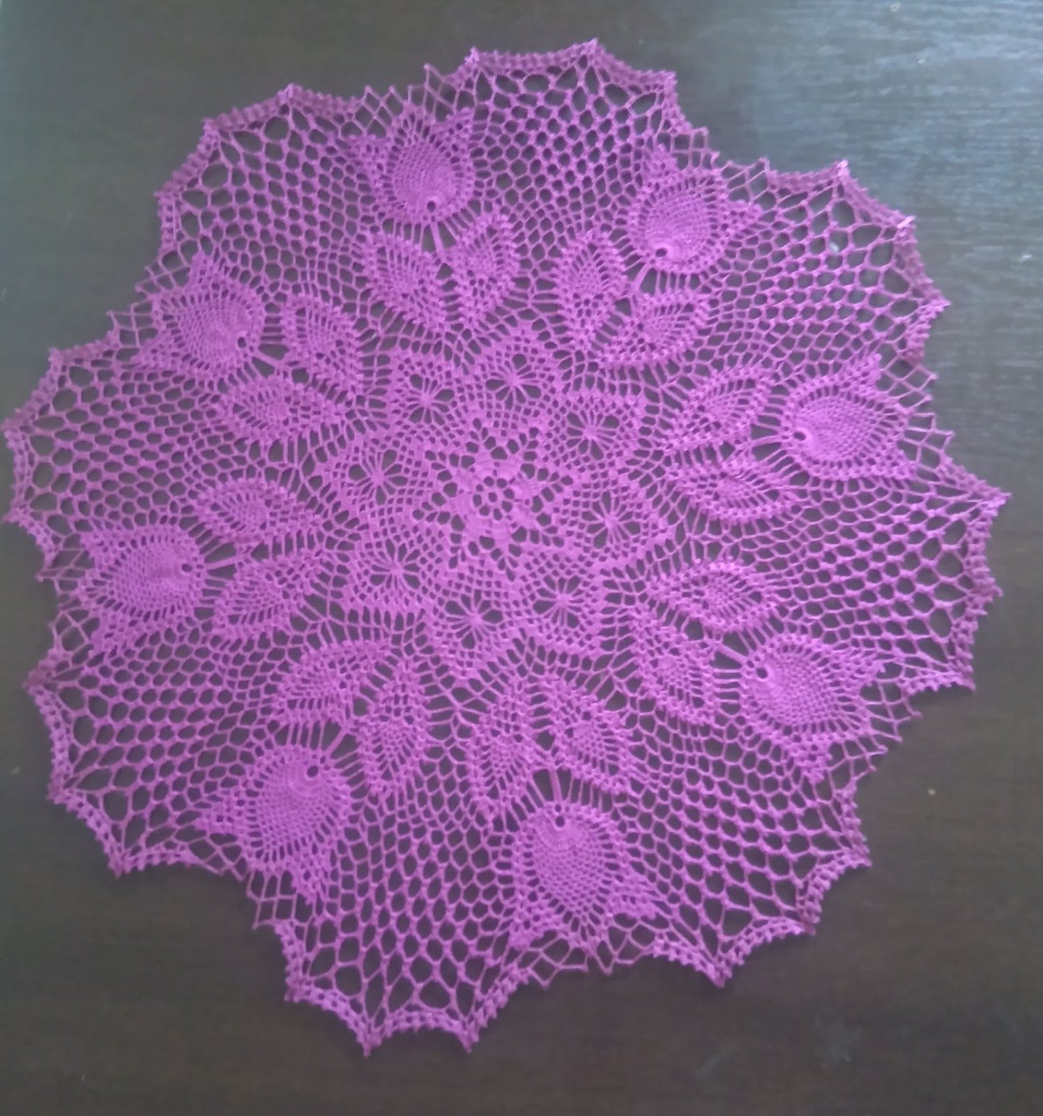 салфетка ананасовые фантазии. салфетка ананасы крючком схема. салфетка ананас. овальная салфетка с ананасами. салфетка ананас и паутина яланды визе.