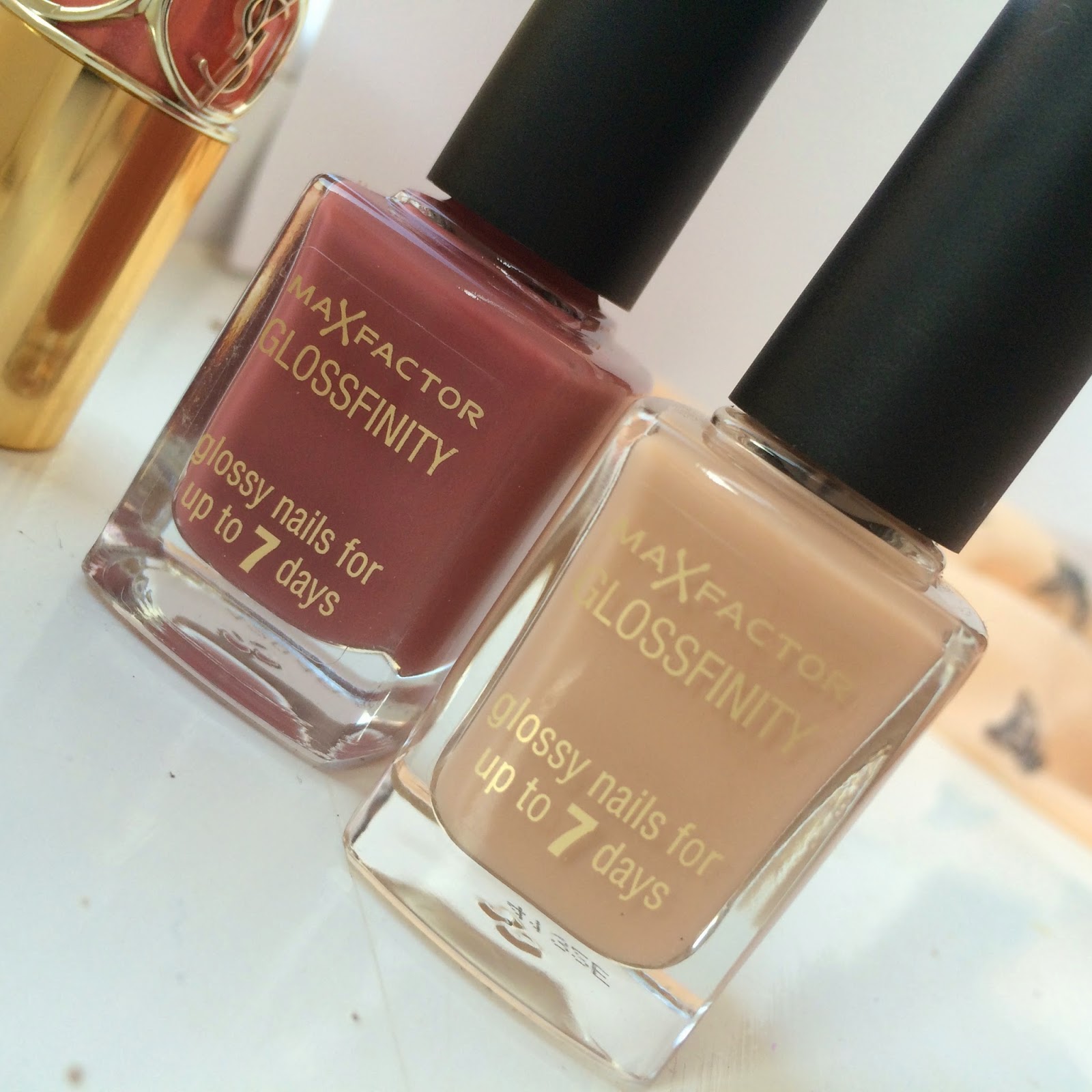 max-factor-glossfinity-candy-rose-desert-sand-nail-polish-review