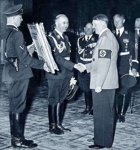 Himmler Hitler worldwartwo.filminspector.com