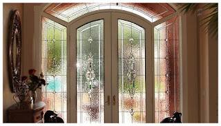 Unsur dekoratif elemen kaca patri bevel