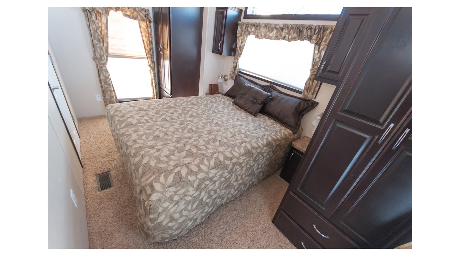 Expert Homes Luxury Recreational Homes Echo Lake Series Park Model