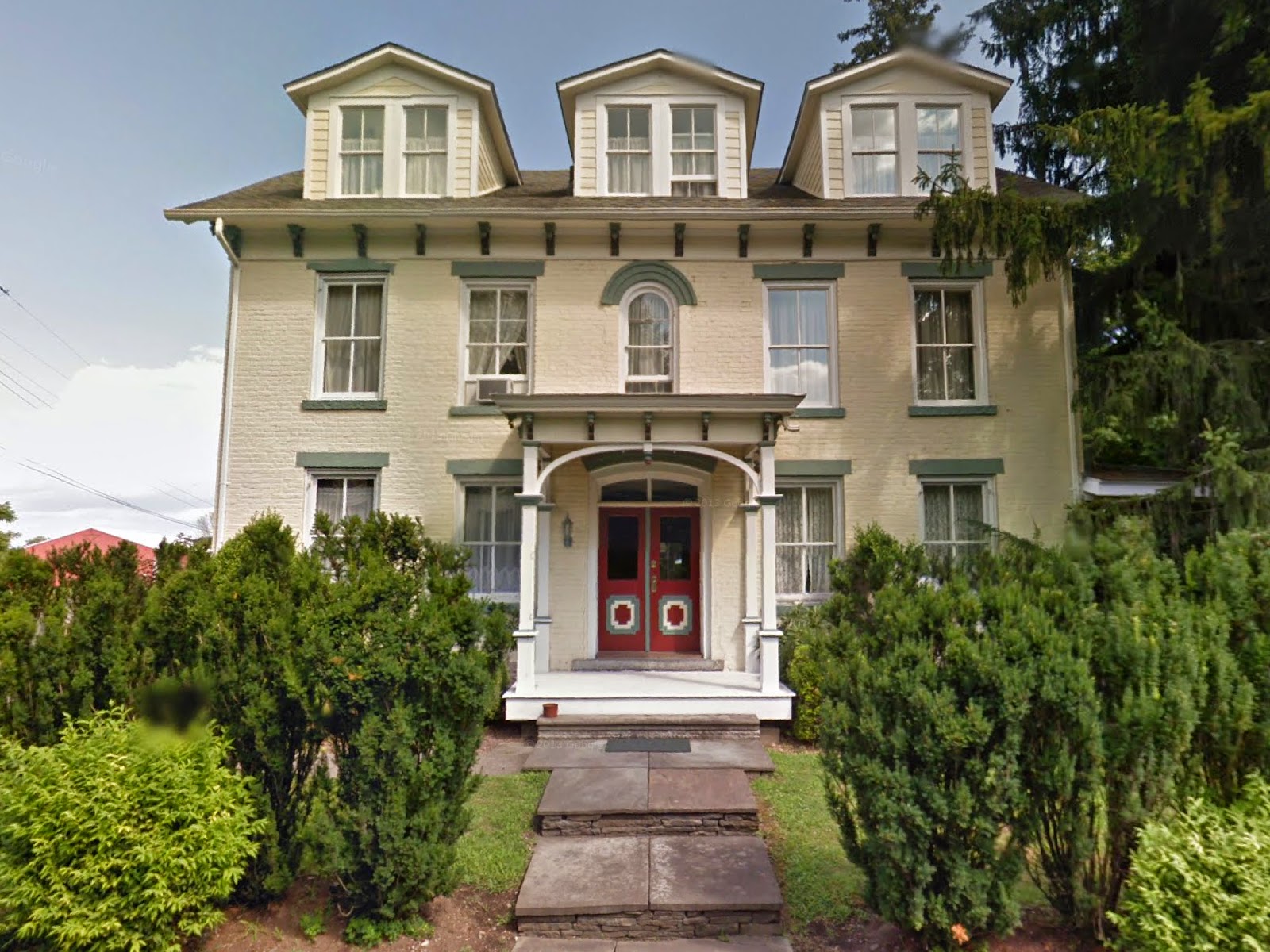 urbanretreatist High Falls, NY