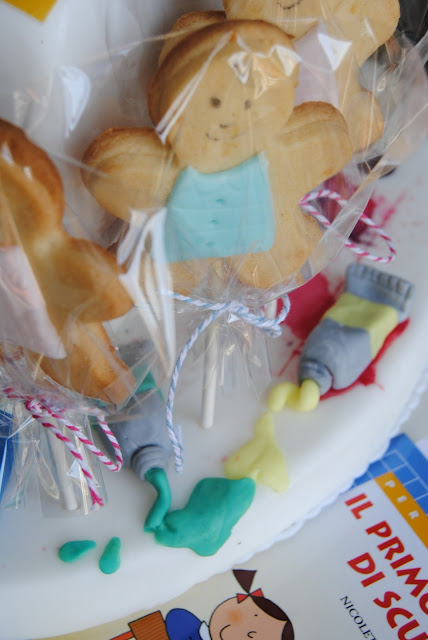 festa, torta e biscotti per sottolineare il passaggio dalla scuola dell' infanzia alla primaria