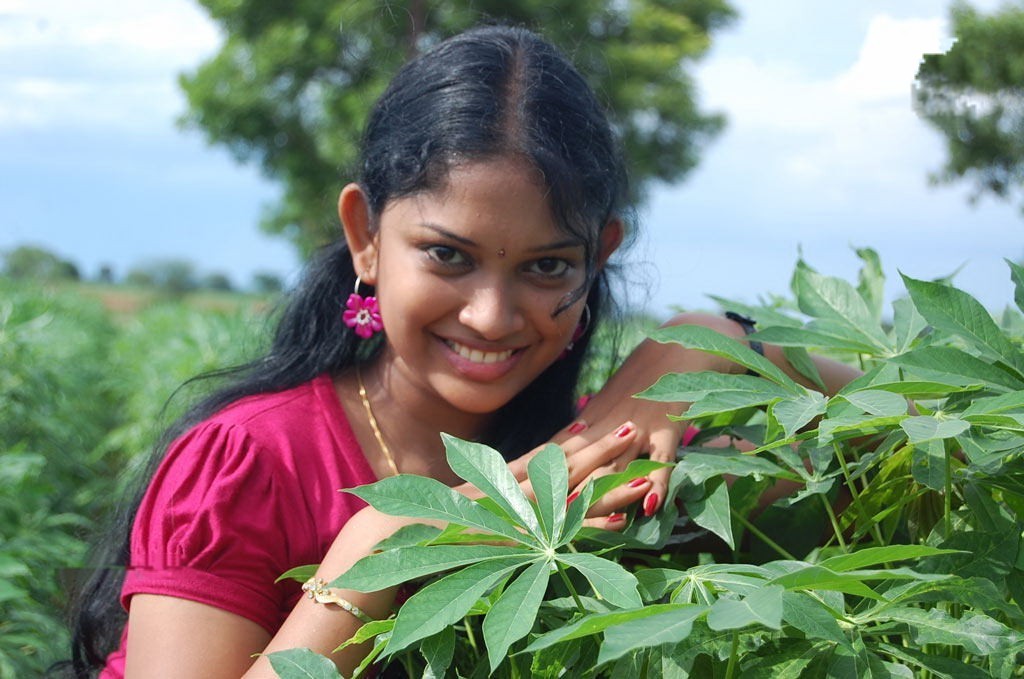 Hotest Celebs Smiling Beauty Nila Methu Kathal Tamil Movie Actress Hot Stills