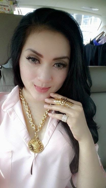 Superhot Seksi: SEKSI HOT HIARA CLEOPATRA FOTO DANGDUT CANTIK