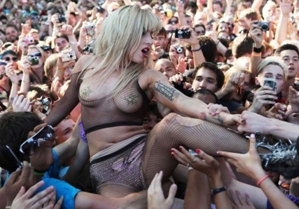 Lady-Gaga-Nude Performance-Crowd-Surfing-Tits