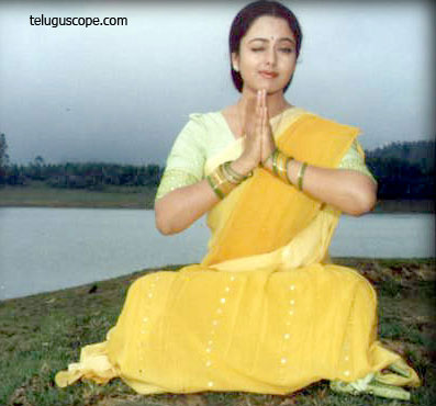 south-indian-actress-soundarya-wallpapers-1050.jpg
