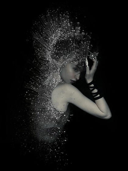 por Nadia Wicker, del proyecto fotografico Pampeliska, 2014 | imagenes chidas surrealistas | cool photos | women on sparkling lights
