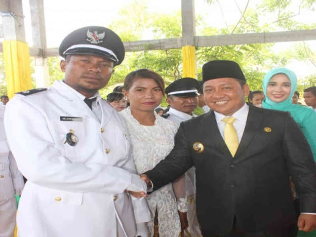 Aliong Mus Lantik Kelemen Kossi Jadi Kades Tolong Aliong Mus Lantik Kelemen Kossi Jadi Kades Tolong