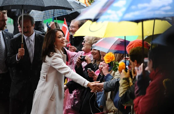 Crown Prince Frederik and Crown Princess Mary of Denmark met with Bavarian Minister Horst Seehofer, his wife Karin and bavarian economic minister Ilse Aigner at the Bavarian residence