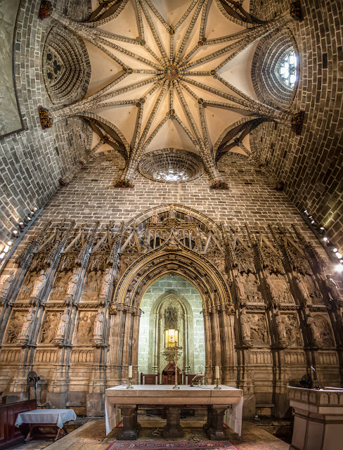 Cáliz de la Catedral de Valencia :: Panorámica 6 x Canon EOS5D MkIII | ISO1600 | Canon 17-40 @17mm | f/4.0 | 1/15s