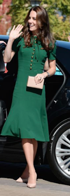Robe Dolce & Gabbana / escarpins LK bennett / minaudière LK Bennett