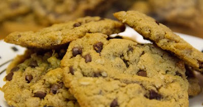 Landi Raemi: Gluten-Free Peanut Butter Chocolate Chip Cookies