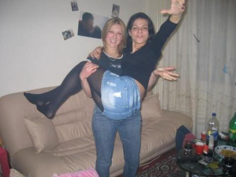 Strong Lift and Carry Photos and Videos - Strong Muscular Girls Lift