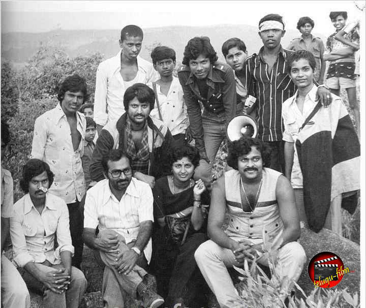 Chiranjeevi+And+Mohan+Babu+Rare+Photo,+P