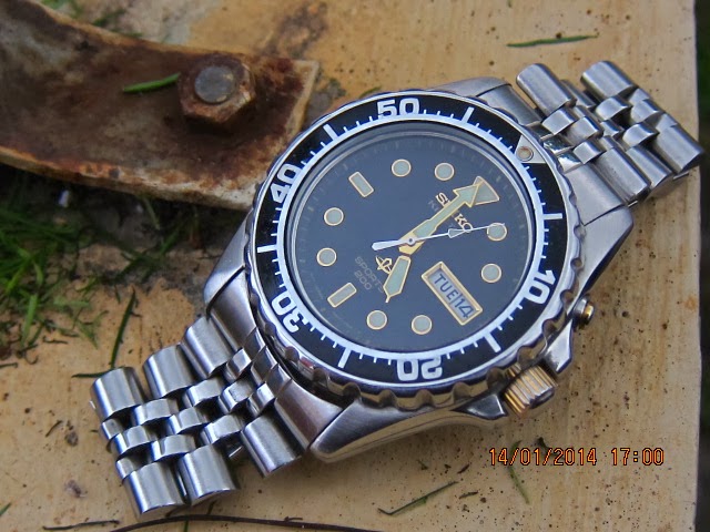 jam & watch: Seiko Kinetic Diver 5M43-0A40 (Sold)