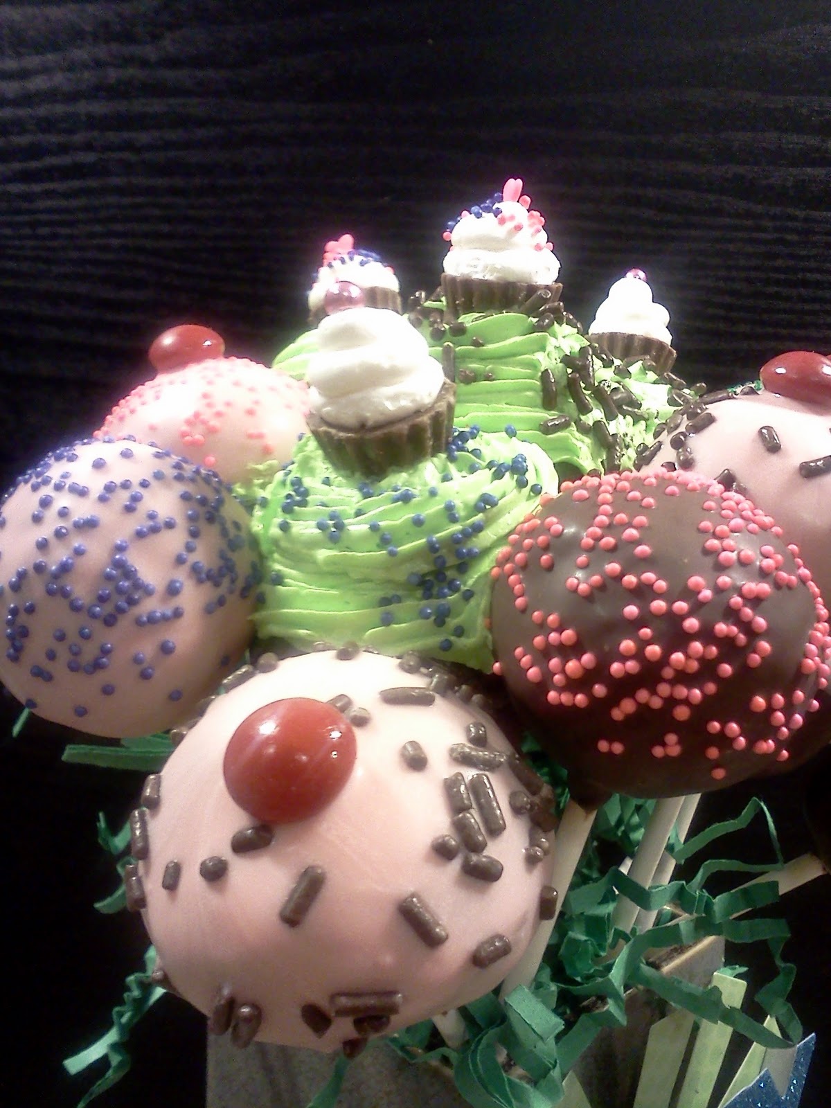Lindy's Bayside Confections: Birthday Cupcake Cake Pops