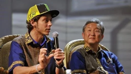 wawancara valentino rossi liburan di labuan bajo, ini tanggapan kemenpar