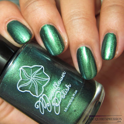 Nail polish swatch of Moonflower Polish Sirena from the multichrome collection