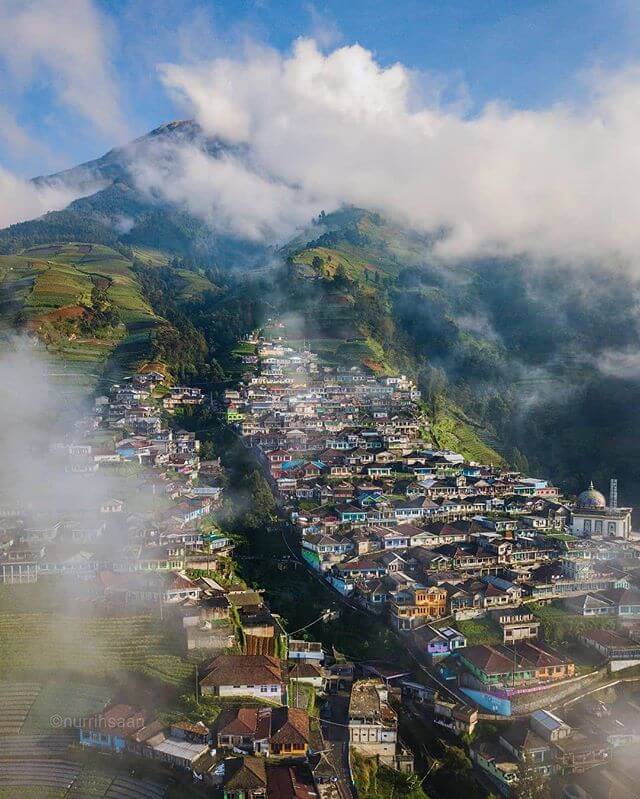 Dusun butuh Nepal van Java berkabut - Foto @nurrihsaan