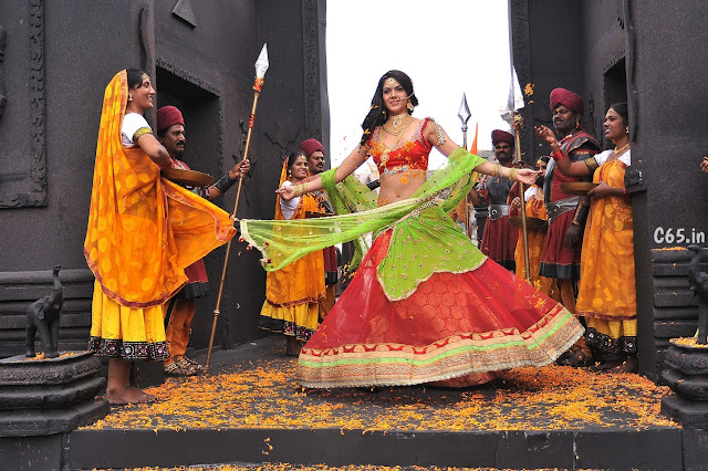 ACTRESSSakshi Chowdary Hot Stills In Suvarna Sundari Movie