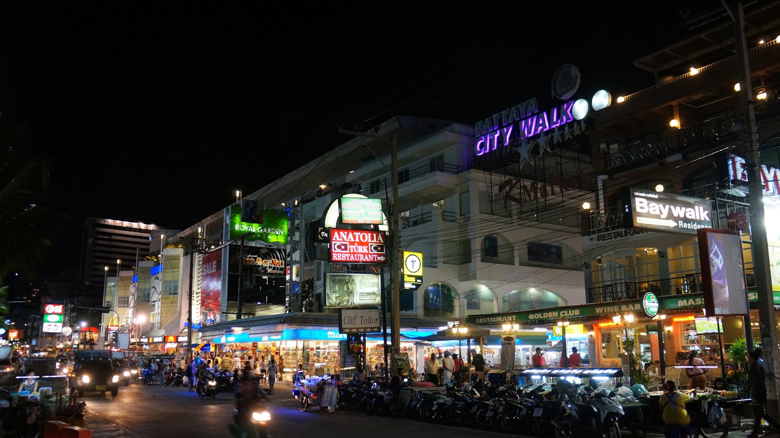 Pattaya beach road 