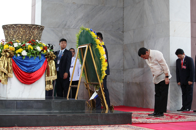 Duterte à Phnom Penh : Monument de l'Indépendance Duterte à Phnom Penh : Monument de l'Indépendance