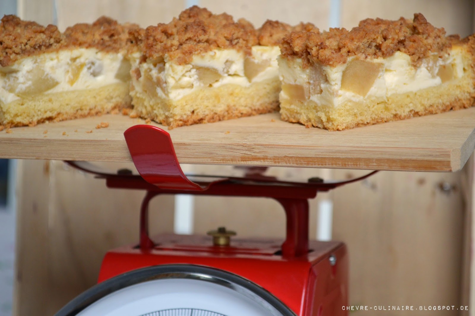 Chèvre Culinaire: Apfel-Schmand-Kuchen mit Amarettinistreuseln