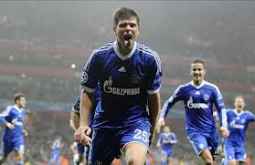 El Arsenal pone 8M€ por el fichaje de Huntelaar