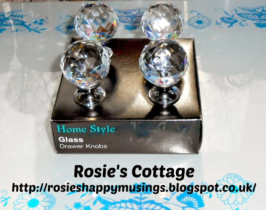 Rosie's Cottage: Fastest, Easiest Bathroom Cabinet Re-Do!