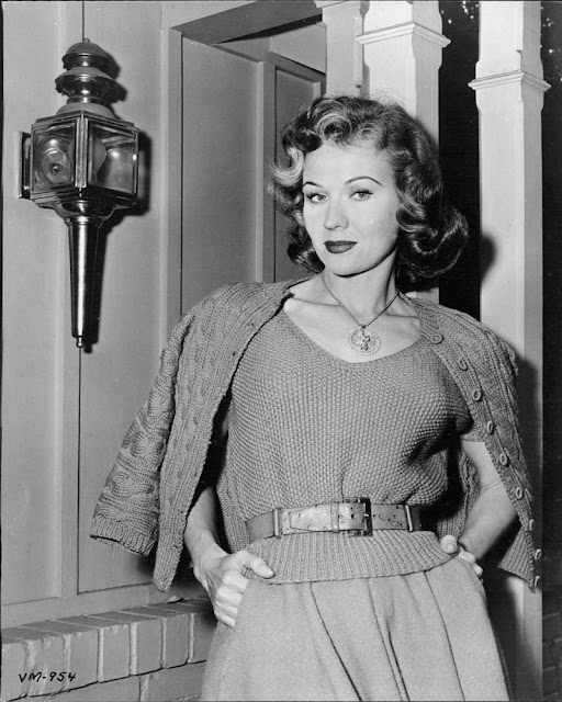 Plain girl by virginia sorensen — photo 13