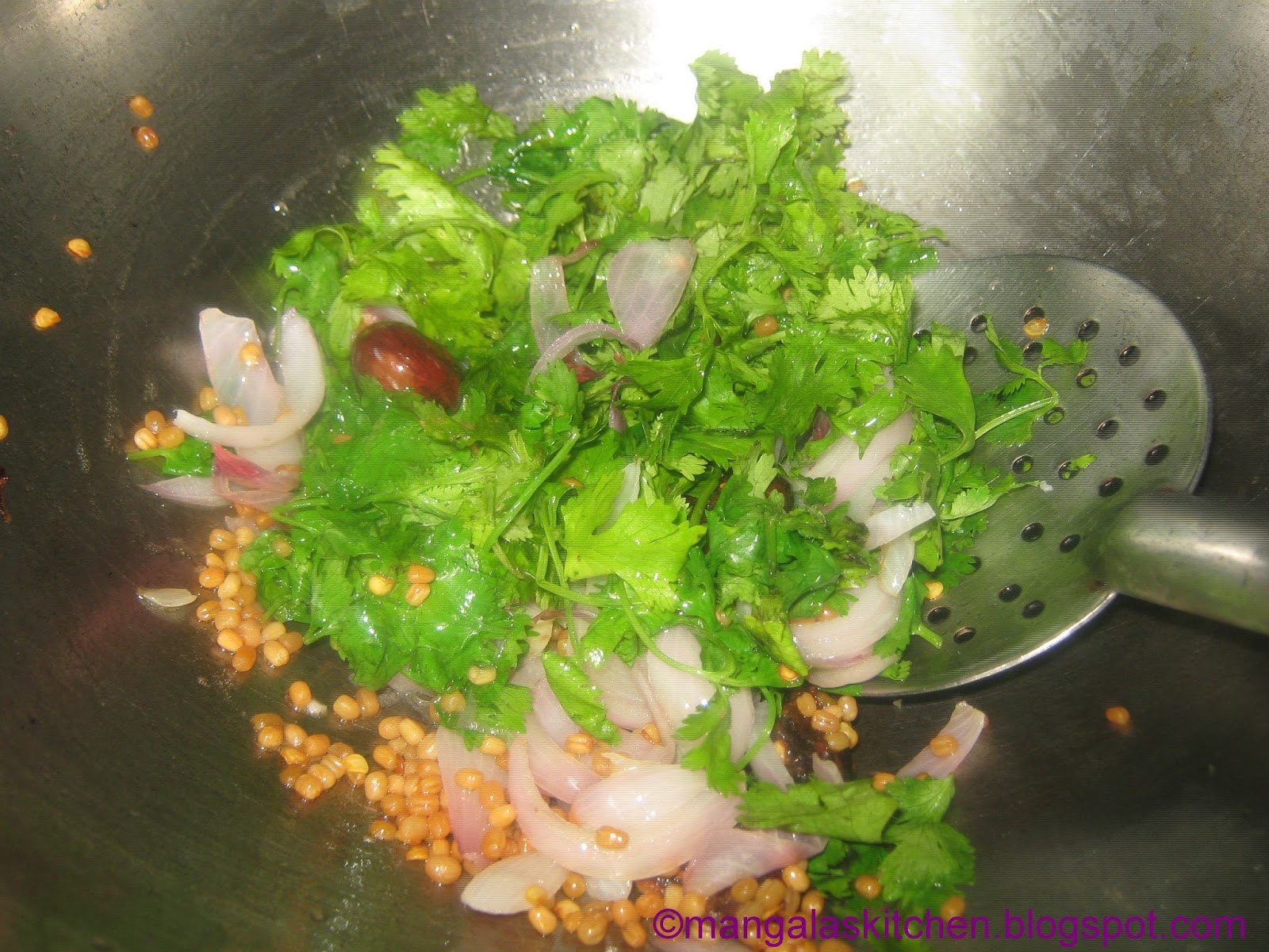 Coriander leaves Chutney / Green Chutney with onions Kothamalli