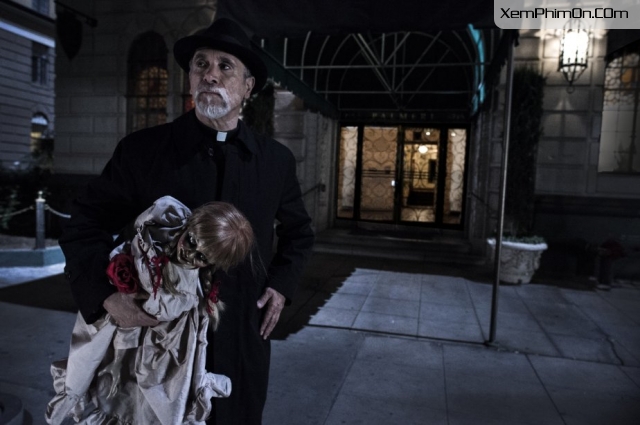 Búp bê Annabelle