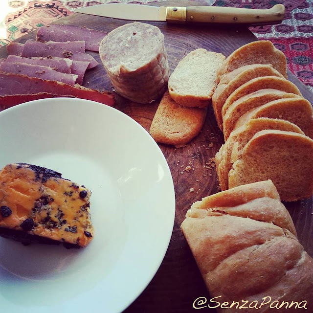 pancarré, formaggio Shropshire, ciauscolo e pastrami