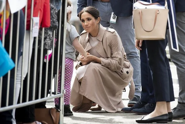 Meghan Markle wore BURBERRY Maythorne Mulberry Silk Trench