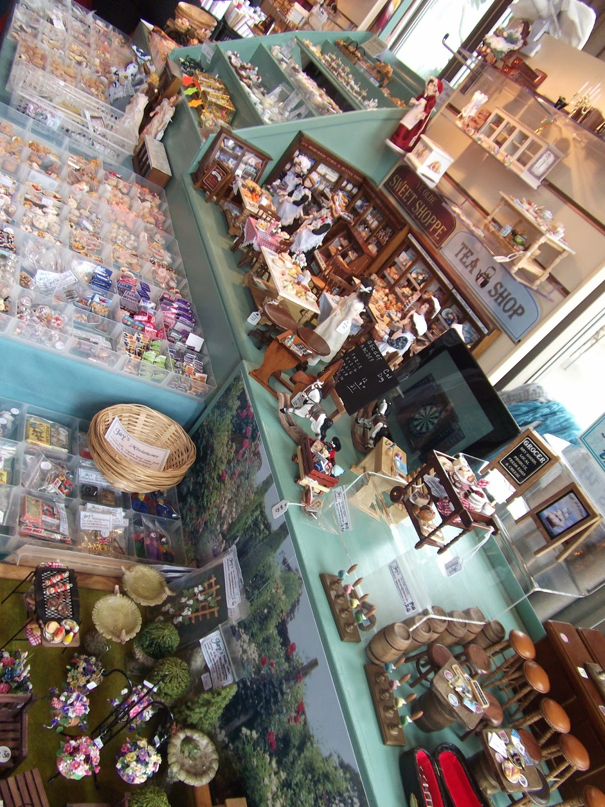 A successful miniature shopping spree