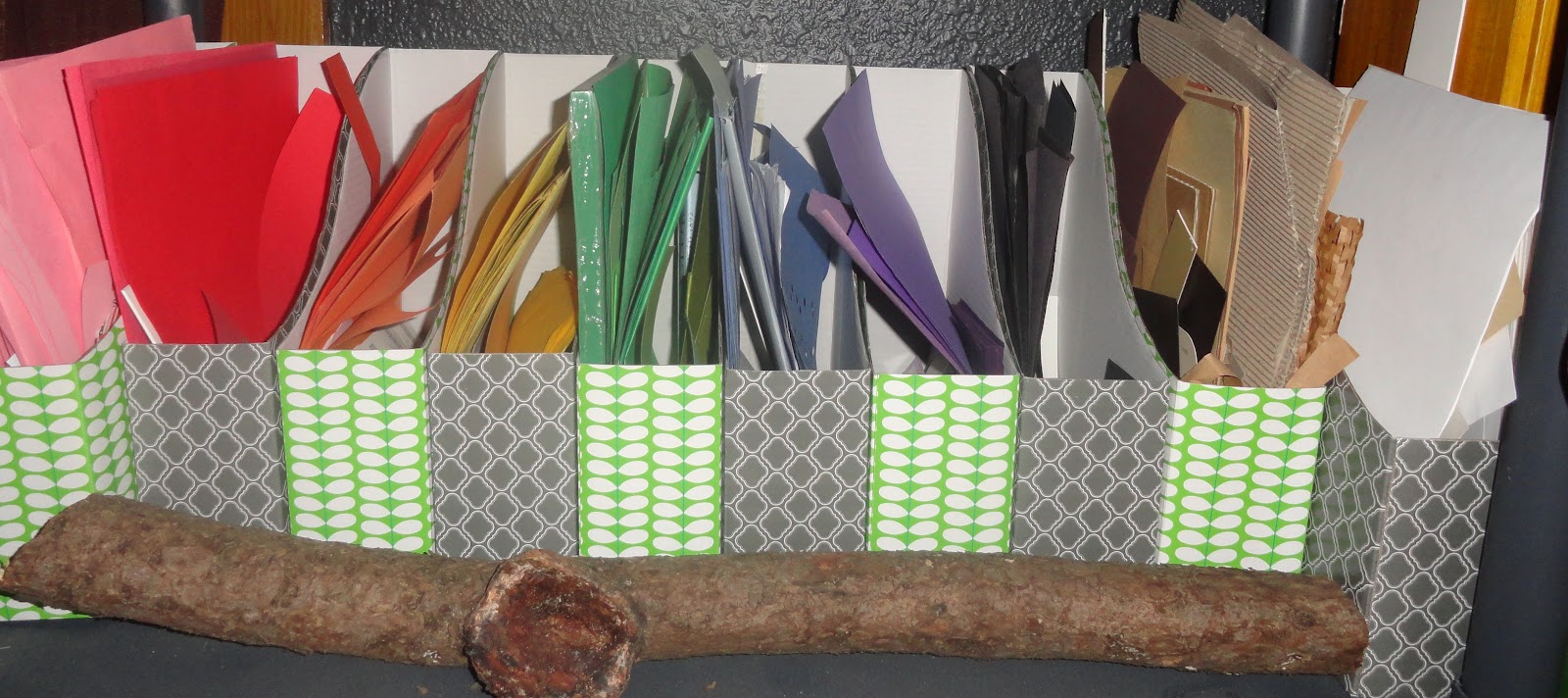 theArtisticFarmer: Sorting Your Colored/Scrapbook Paper Scraps!